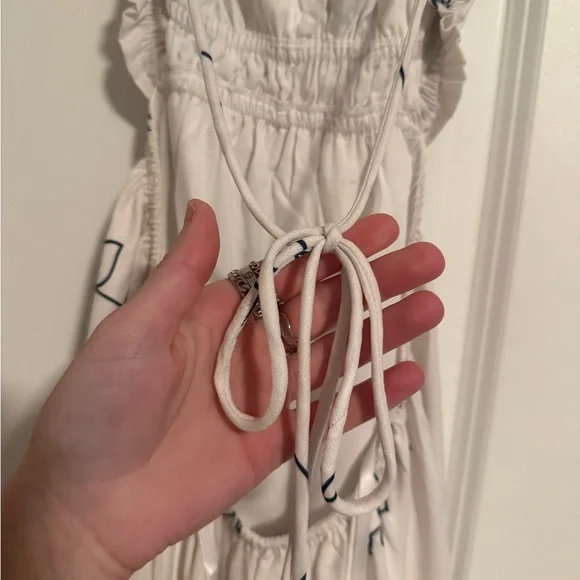 Elegant Cream Sun Print Maxi Dress - Picture 5 of 8